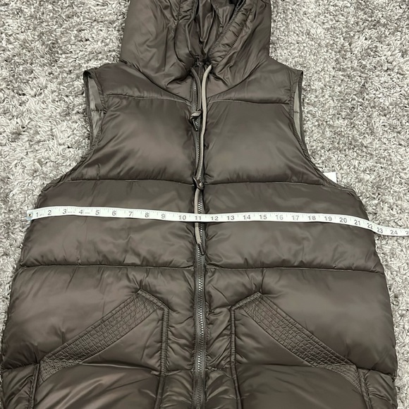 Andrew Marc | Kerr Hooded Longline Puffer Vest Chocolate size Medium - Picture 14 of 16